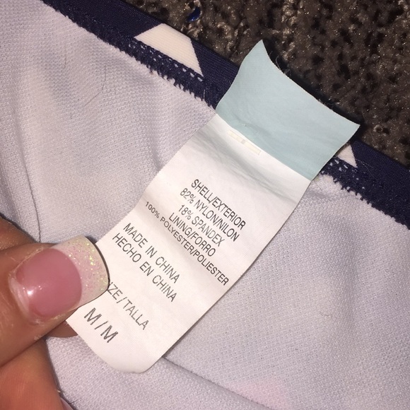 Bikini - Picture 2 of 2